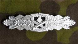 Reproduction German WWII Close Combat Clasp Silver