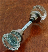 21302 - FLUTED CRYSTAL KNOB W/ SOLID BRASS SHANK