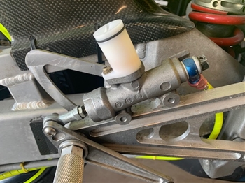 Mini brake reservoir