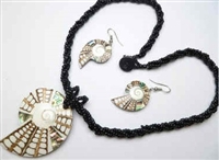 30391-17 Sea Shell Pendant w/Sea Beads Necklace& Earring Set