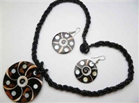 30391-24 Sea Shell Pendant w/Sea Beads Necklace & Earring Set