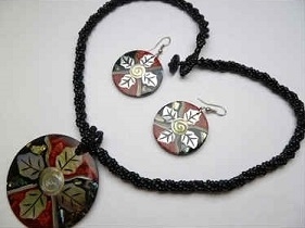 Sea Shell Pendant w/Sea Beads Necklace& Earring Set