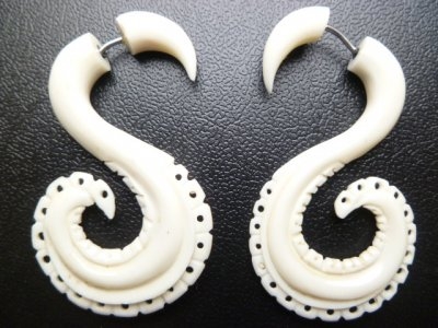 33328 45mm Buffalo Bone Carving Earring