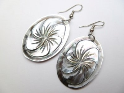 33372-20 MOP Shell Earring