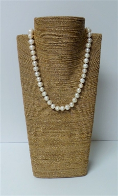 51016-4 (Medium) Sea Grass Necklace Display