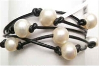 68037 Leather Bracelet with Fresh Water Pearl