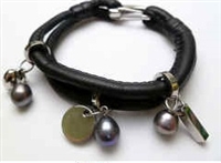 68071 Leather Bracelet with Fresh Water Pearl