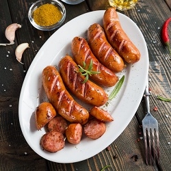 A traditional Peruvian sausage made of all-natural Alpaca Meat, flavored with California Figs and French Cognac. No Spices. No Salt. No MSG. Precooked. This package includes 4 Smoked Sausages. 4 Oz. Each.