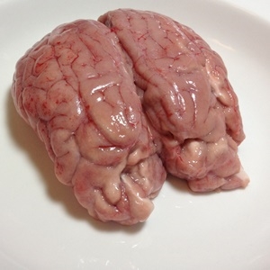 In France, lamb brains are known as cervelles. Lamb brains are a prized ingredient in a number of gourmet dishes. They are most often deep-fried or sautÃ©ed in butter, but it's best to use a low-fat cooking method like braising or broiling.