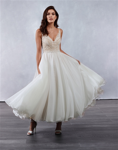 Loadoro Bridal Gown M691