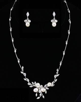 Fresh Water Pearl Necklace Set