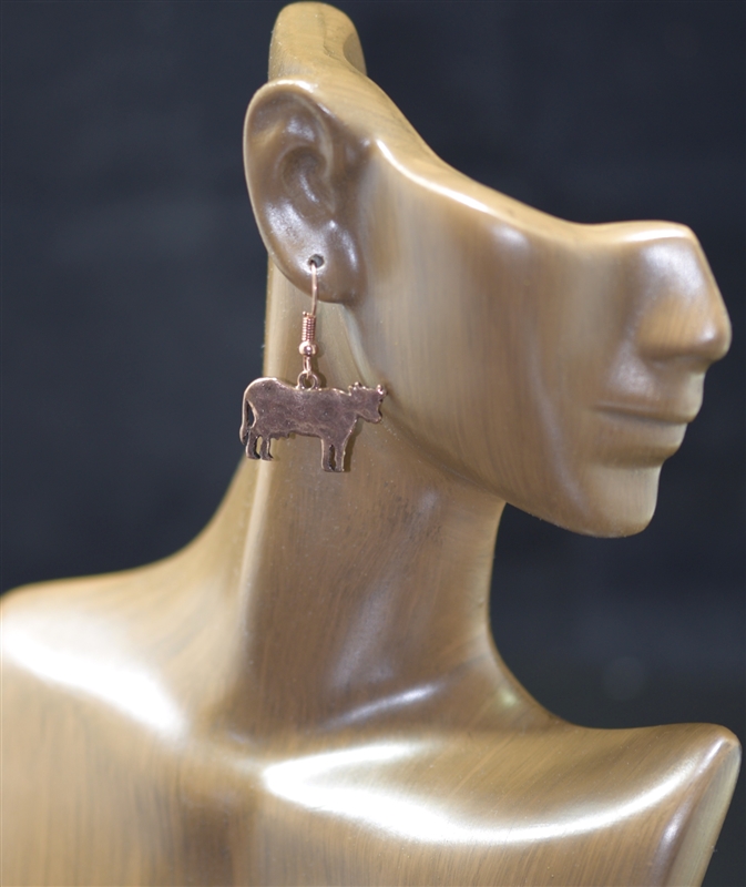 AE1789 HAMMERED "COW" POST EARRING