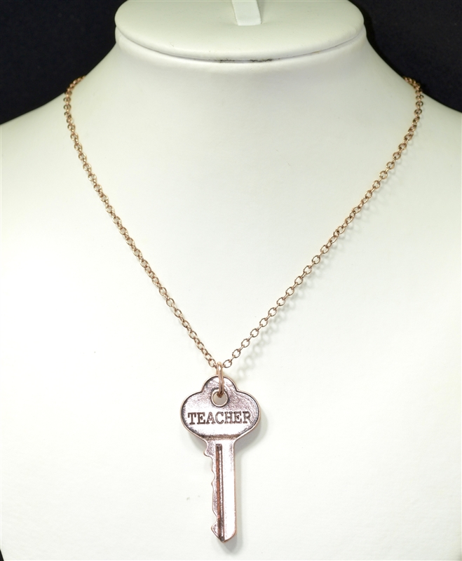 AN1376 HAMMERED "TEACHER" KEY NECKLACE