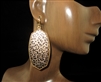 B6E2102 METALLIC ANTIQUE LEOPARD PRINT DAGLE EARRINGS