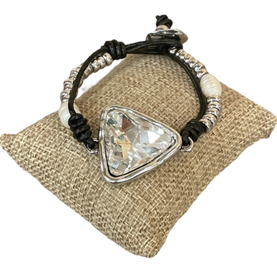 BR1200 TRIANGLE CRYSTAL BLACK TOGGLE BRACELET