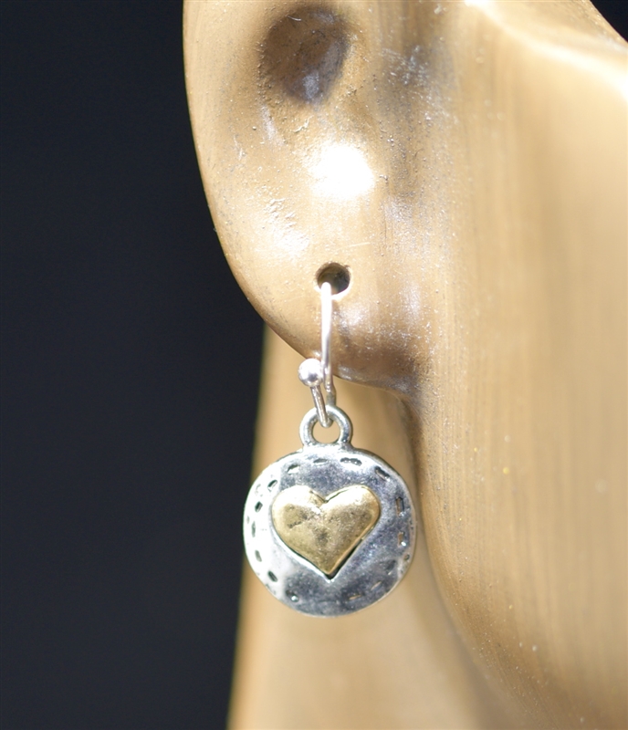 QE-3246 SMALL HAMMERED HEART EARRINGS