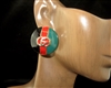 TE1834 ROUND ANTIQUE GREEN/BLACK/RED STUD EARRINGS