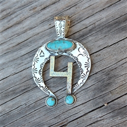 4 Naja Pendant