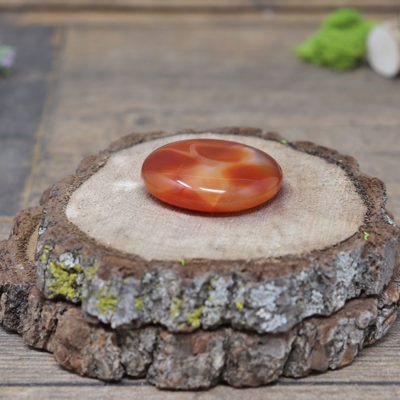 Carnelian Palm Stone : Approx 1.5"