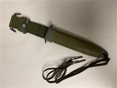 US GI VIETNAM ERA M8A1 SCABBARD WITH LACES . NEW CONDITION.