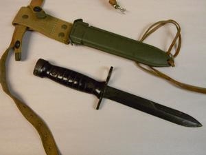 NEW ITEM ! ITALIAN PARATROOPER BM59 BAYONET WITH SCABBARD