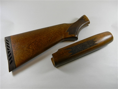 ORIGINAL FACTORY MOSSBERG 500 WOOD STOCK SET WITH LATE RUBBERIZED BUT PLATE.