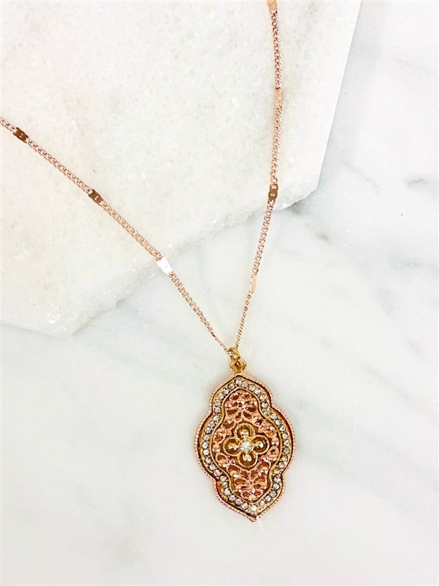 Regal pendant Necklace