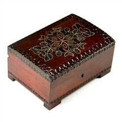 This beautiful locking box is made of seasoned Linden wood, from the Tatra Mountain region of Poland.  The skilled artisans of this region employ centuries old traditions and meticulous handcraftmanship to create a finished product of uncompromising quali