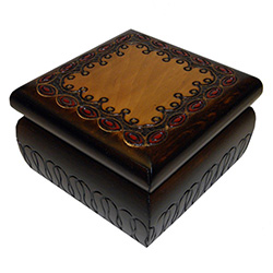 This beautiful handmade lockable square box is made of seasoned Linden wood, from the Tatra Mountain region of Poland.  The skilled artisans of this region employ centuries old traditions and meticulous handcraftmanship to create a finished product of unc