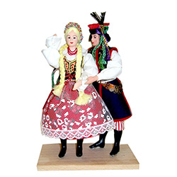 The Krakow costume is considered to be Poland's national folk costume and is certainly the best known.  These dolls have poseable arms.  Whether you're adding to a collection or just starting one out. These dolls are perfect, clothed in authentic regional