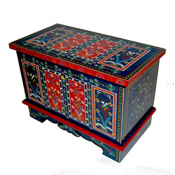 Traditional folk chests were used to store the most precious objects in a peasant's house. Their owners used to keep the dowry, festive costumes, special festive candles, rosaries, family treasures, linen, money and documents. Some of the wealthier brides