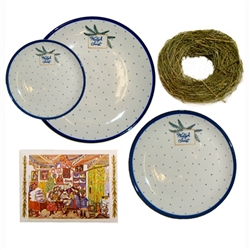 We special ordered this beautiful Dinnerware Set for your Polish Christmas holiday table.  Each plate features the traditional Polish holiday greeting "Wesolych Swiat".  Perfect for setting your Christmas Eve Wigilia dinner.