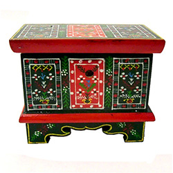 Traditional folk chests were used to store the most precious objects in a peasant's house. Their owners used to keep the dowry, festive costumes, special festive candles, rosaries, family treasures, linen, money and documents. Some of the wealthier brides