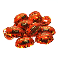 Kasztanki entered Polish living rooms as a hit in the 70's. They quickly appealed to consumers. They are loved equally by the young and old. Delicately covered in dessert chocolate, they conceal a crunchy wafer and cocoa filling