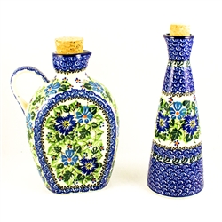 Pattern Designed By Danuta Skiba. The artist has been connected with the Artistic Handicraft Cooperative "Artistic Ceramics and Pottery" since 1994. Since 2005 she has been a pattern designer. Unikat pattern U1810.