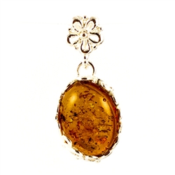 Amber (Bursztyn in Polish) is fossilized tree sap that dates back 40 million years. It comes from all around the world, but the highest quality and richest deposits are found around the Baltic Sea.