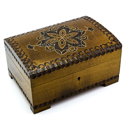 This beautiful locking box is made of seasoned Linden wood, from the Tatra Mountain region of Poland.  The skilled artisans of this region employ centuries old traditions and meticulous handcraftmanship to create a finished product of uncompromising quali