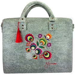 Large handbag made of light grey felt, which is characterized by high durability. The main decoration is a colorful embroidered Lowicz flower - an original design by Farbotka, inspired by Polish folk culture. Includes an adjustable, detachable strap and