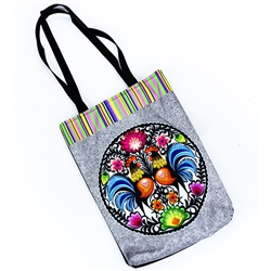 Heavy duty tote bag in 100% polyester which features the beautiful Lowicz roosters design with a small inside pocket. Waterproof.
Please note that in our latest shipment the background color is grey.