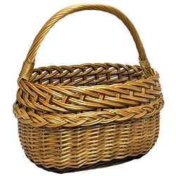 Poland is famous for hand made willow baskets.  This is a tradition in areas of the country where willow grows wild and is very much a village and family industry.  Beautifully crafted and sturdy, these baskets can last a generation.  Perfect for Easter,