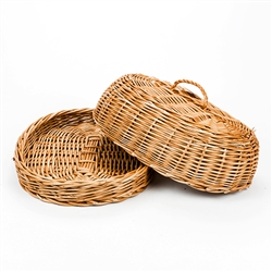 Poland is famous for hand made willow baskets. This is a tradition in areas of the country where willow grows wild and is very much a village and family industry. Beautifully crafted and sturdy, these baskets can last a generation. Perfect for the kitchen