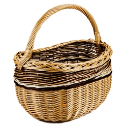 Poland is famous for hand made willow baskets.  This is a tradition in areas of the country where willow grows wild and is very much a village and family industry.  Beautifully crafted and sturdy, these baskets can last a generation.  Perfect for Easter,