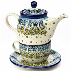 Polish Pottery 16 oz. Personal Teapot Set. Hand made in Poland. Pattern U4764 designed by Teresa Liana.