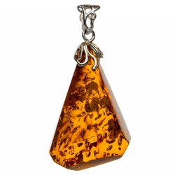 Amber (Bursztyn in Polish) is fossilized tree sap that dates back 40 million years. It comes from all around the world, but the highest quality and richest deposits are found around the Baltic Sea.