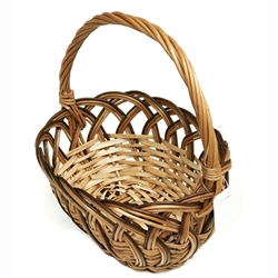 Poland is famous for hand made willow baskets.  This is a tradition in areas of the country where willow grows wild and is very much a village and family industry.  Beautifully crafted and sturdy, these baskets can last a generation.  Perfect for Easter,