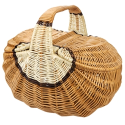 Poland is famous for hand made willow baskets.  This is a tradition in areas of the country where willow grows wild and is very much a village and family industry.  Beautifully crafted and sturdy, these baskets can last a generation.  Perfect for Easter,