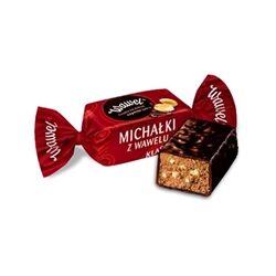 Micha&#322;ki from Wawel Classic is a combination of exquisite chocolate sweetness, a note of fragrant cocoa and an interior full of crunchy peanuts