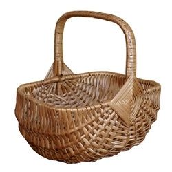 Poland is famous for hand made willow baskets.  This is a tradition in areas of the country where willow grows wild and is very much a village and family industry.  Beautifully crafted and sturdy, these baskets can last a generation.  Perfect for Easter,