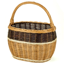 Poland is famous for hand made willow baskets.  This is a tradition in areas of the country where willow grows wild and is very much a village and family industry.  Beautifully crafted and sturdy, these baskets can last a generation.  Perfect for Easter,