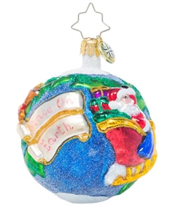 Capture Santa's magical round-the-world journey with this detailed round ornament. Navigating his way around the globe with this trusted reindeer team, he brings good tidings, Christmas cheer and wishes for peace on Earth.
DIMENSIONS: 2.25 in (H) x 2.25